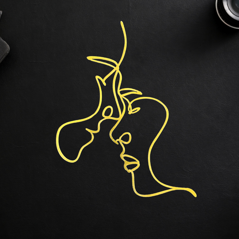 Lady Face Minimalist Lines Cake Charm 5 - Gold